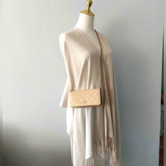 💮CHANEL Beige Quilted Leather Wallet💮 - Picture 17 of 17